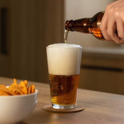 Jena Trinkglas mit Bier als modernes Alltagsaccessoire